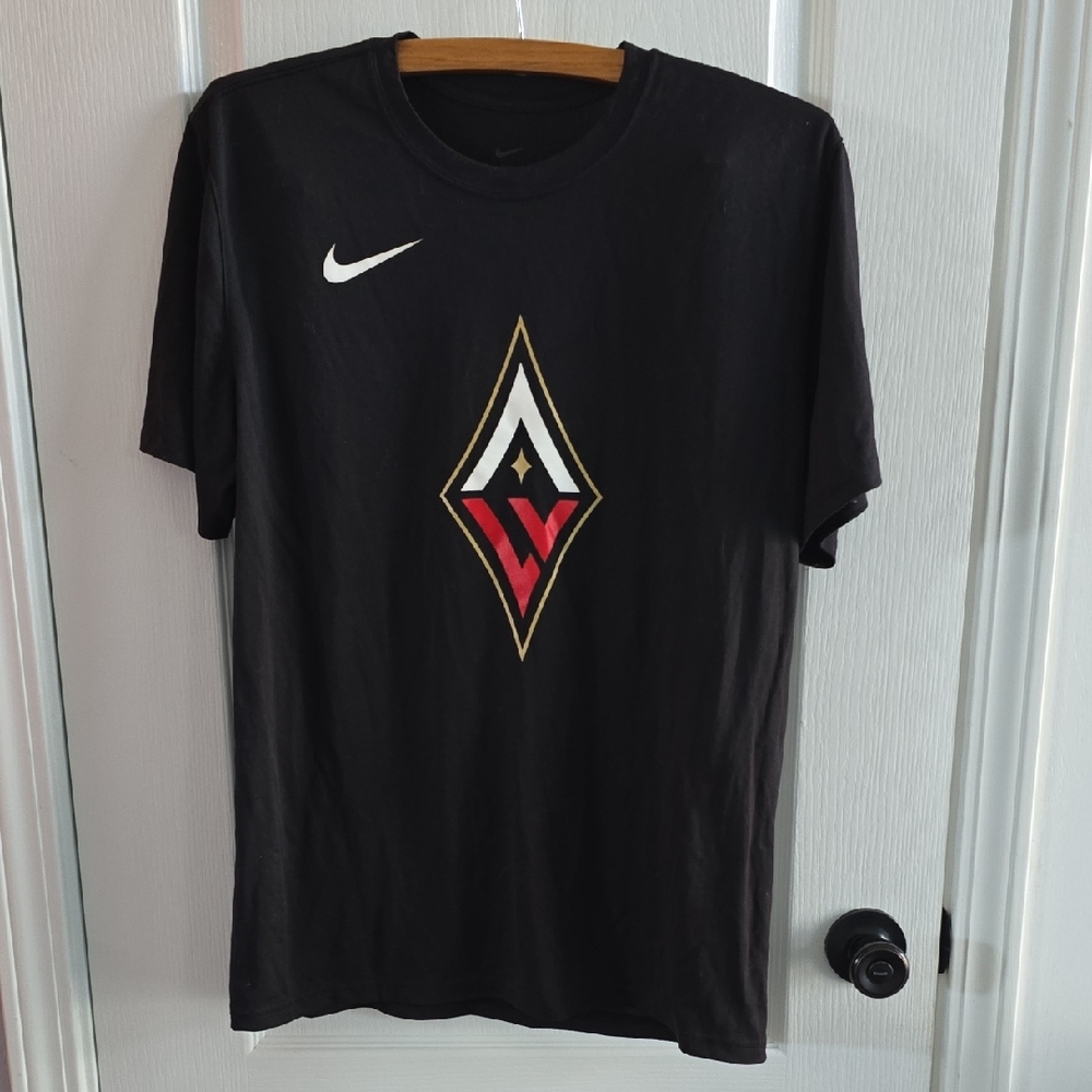 Nike Black and White Men's T-Shirt with Graphic